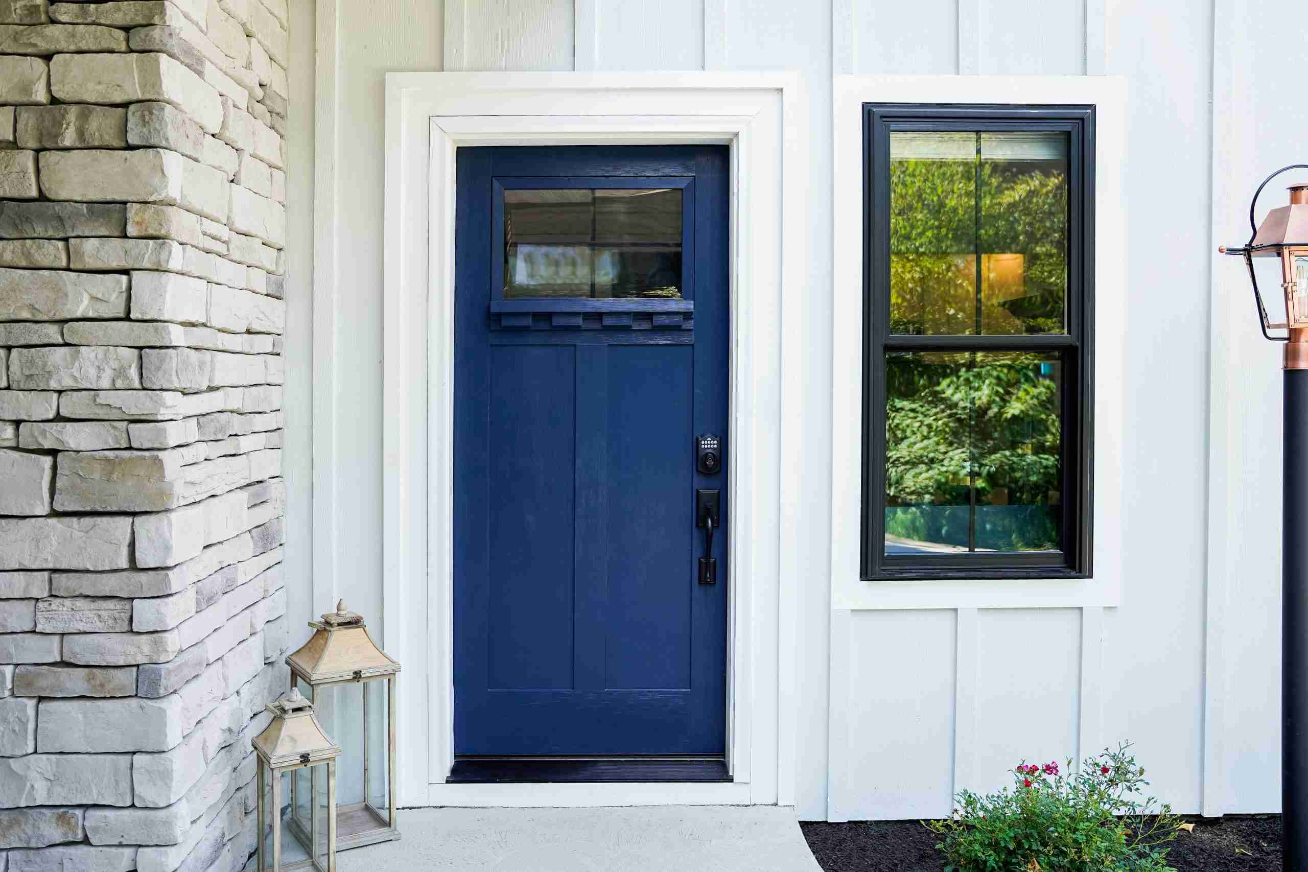 Endure double-hung in matte coal black